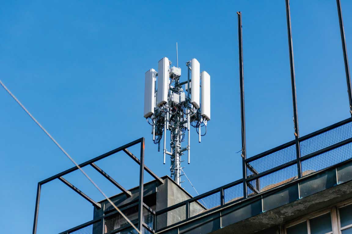 Mobile Network Cell Tower In City 4g 5g Communicat RAY99VW